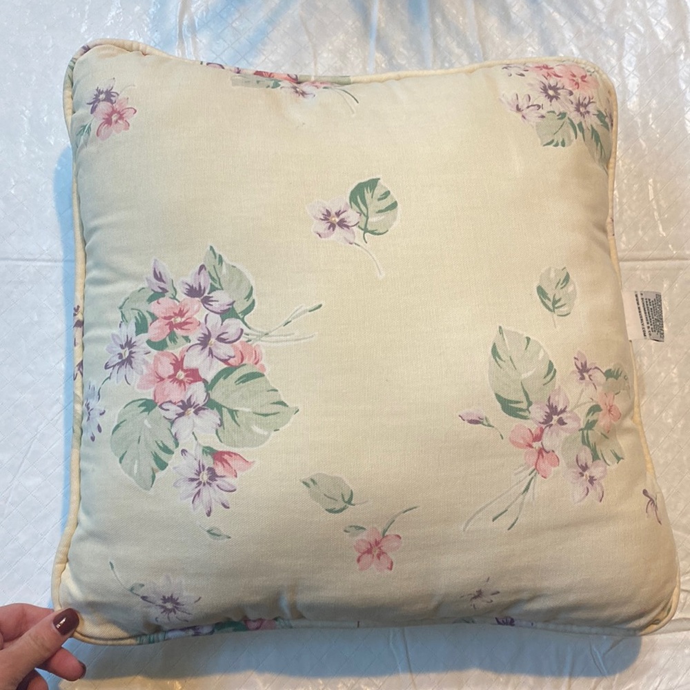 Set of 4 pillows